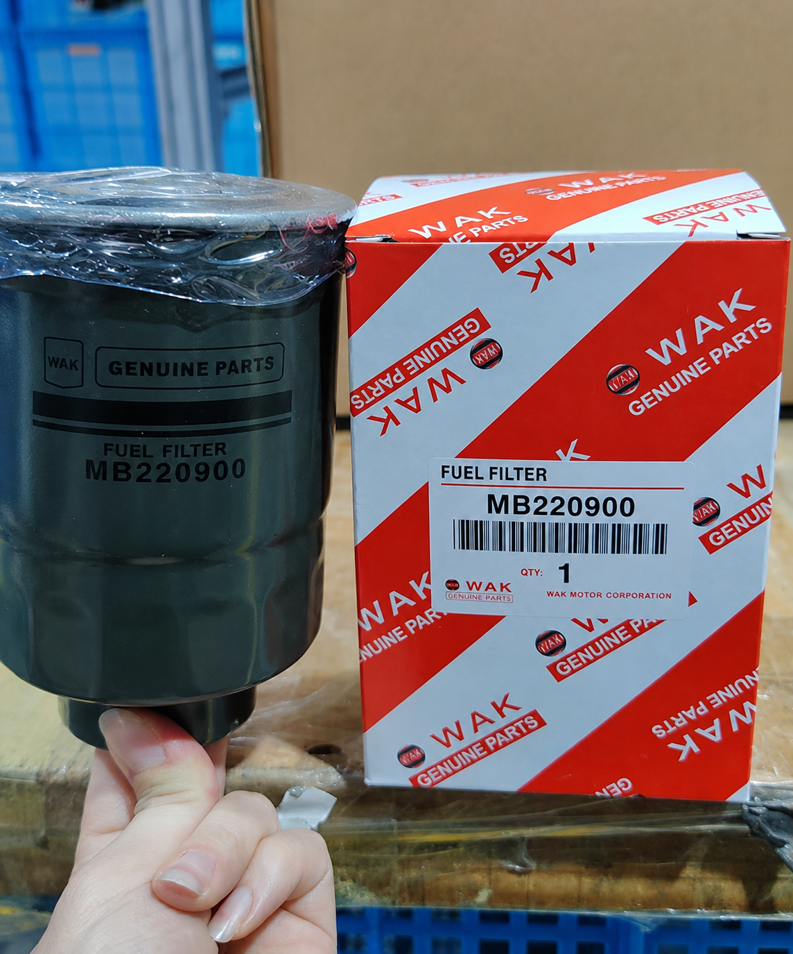 MB220900 automotive oil filter
